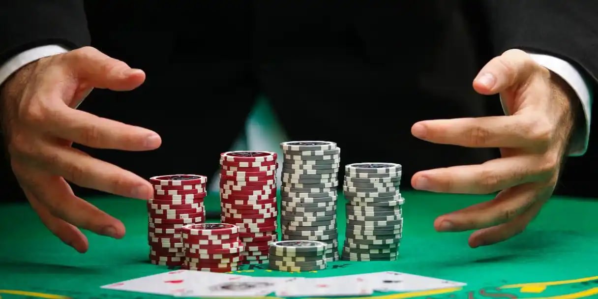 Antarmuka platform slot 212 menampilkan pasar sportsbook, kasino langsung, dan permainan slot